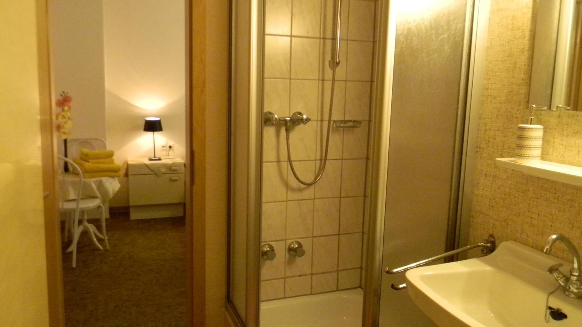 Gastehaus Am Calmont Bed & Breakfast Ediger-Eller Room photo
